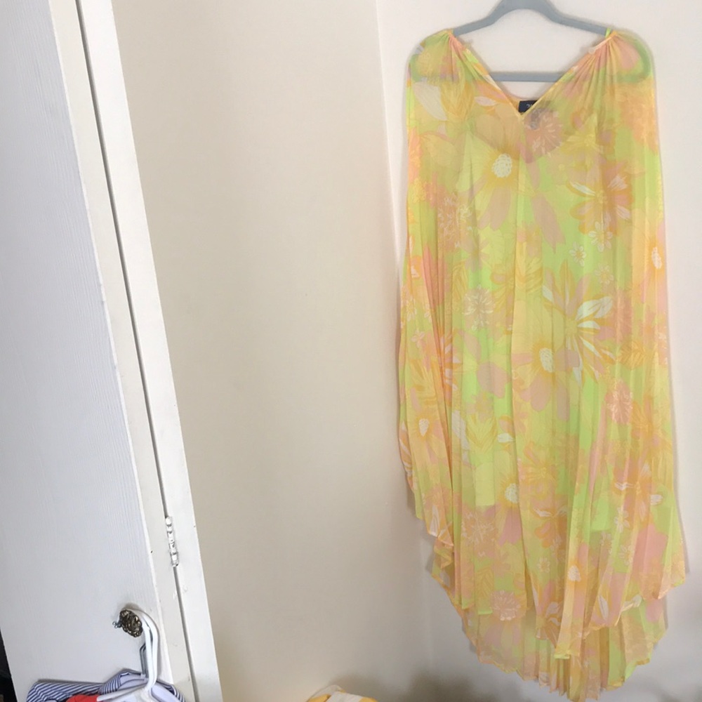 ModCloth gorgeous dress. Vintage style. The colors pop to make your day HAPPY!
